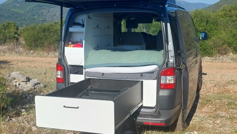 2p Volkswagen bus uit 2015