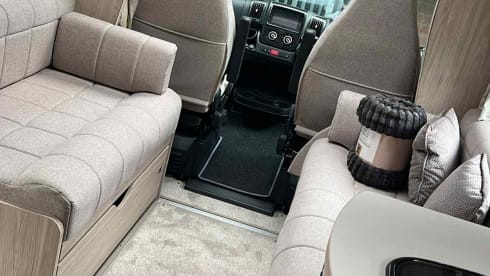 4 berth Peugeot autoquest pioneer 155 2025