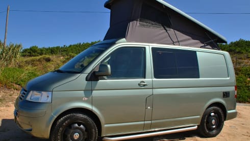Olive green campervan – VW camper 4x4 | 4 people | Lisbon/ Porto / Coimbra - Portugal