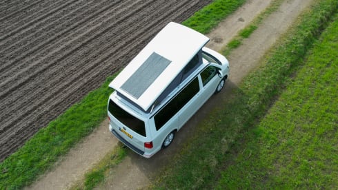 Luxury 5 person Volkswagen Camper