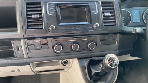 VW-Campingbus mit 3 Schlafplätzen aus dem Jahr 2018