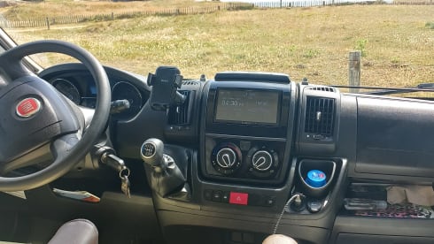 Bob – MAXIVAN KNAUS BOXLIFE 4 Real beds / 2 interior bedrooms