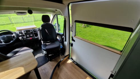 2p Peugeot bus from 2016