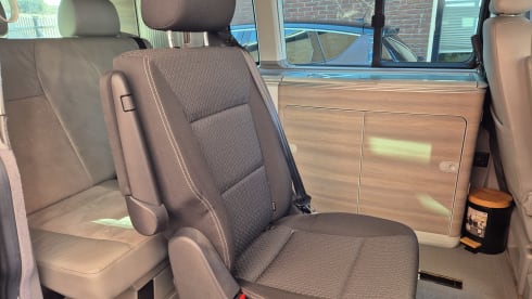 Beautiful 4p Volkswagen T5 California from 2012