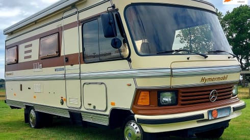 Oldtimer Hymer from 1986 for 4 persons