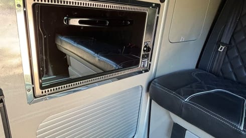 4 berth Volkswagen Campervan - Perfect for couples and families of 4