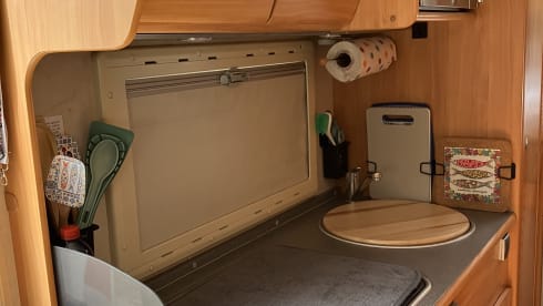 Beautiful Adria camper; single beds, air conditioning and large garage