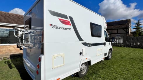 Elsie – Luxury motorhome includes insurance and breakdown 