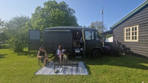 Groene Gast – Green Guest takes you on a unique adventure in a retro camper!