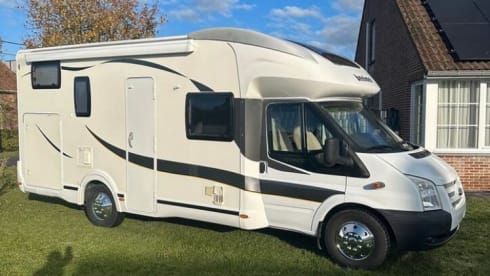 5p Benimar semi-integrated uit 2012