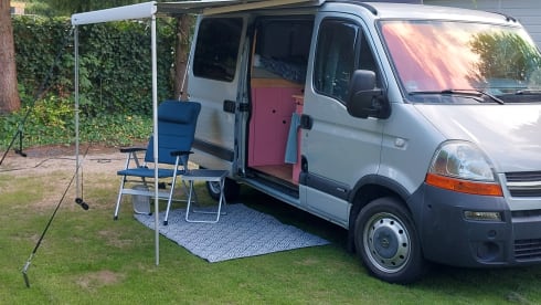 Fine self-build Opel Movano bus