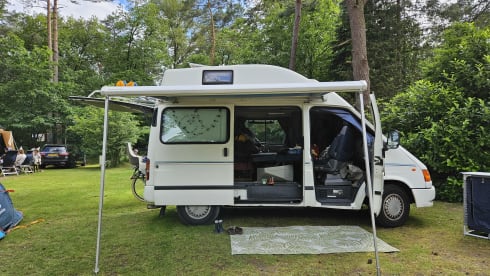 De Nugget – 4-person Ford campervan from 2000