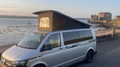 Outlander  – Hire Outlander automatic from Edinburgh airport 