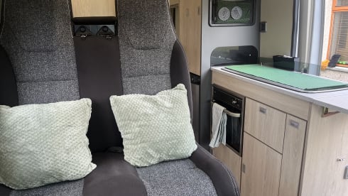 Exped – 4 berth 2023 Autotrail Expedition 67 with Pop Top