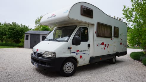 Rolly Roger – Family Camper 5-seater attic