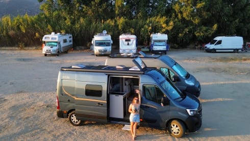 Nuovissimo furgonato Delfin Burstner