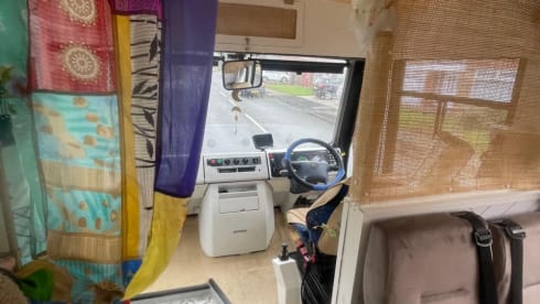Viva La Vario – 4 berth Mercedes-Benz semi-integrated from 2004