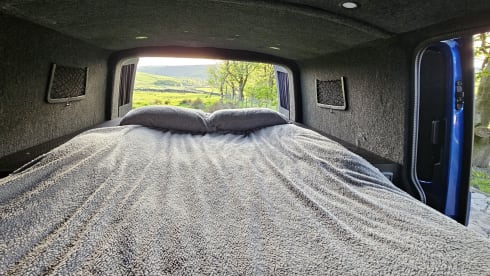 Peanut – 2 berth Volkswagen campervan from 2021