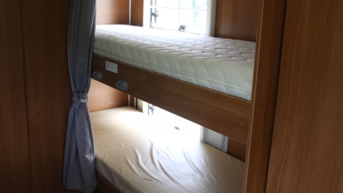 Carado A366 – Large Family camper Carado A366 for 7 people !!