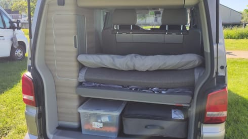 4p Volkswagen campervan uit 2011