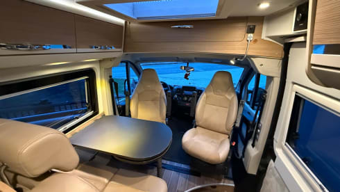 2p Adria Mobil bus uit 2018