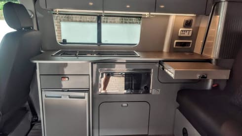 Larnee – 4 berth Volkswagen campervan from 2021
