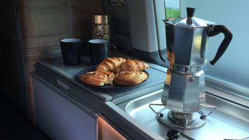 VOLKSWAGEN CALIFORNIA COAST dec2020