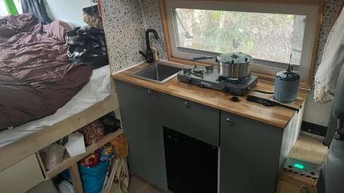 Bob – Funky 2-person off-grid sprinter with fixed bed