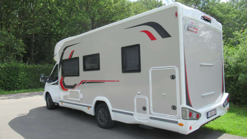 Challenger premium with central and bunk bed