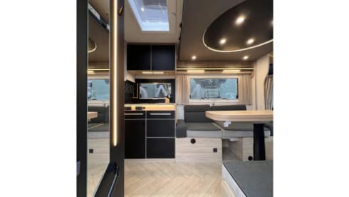 Chausson spacieuse avec boîte automatique, idéale pour les familles