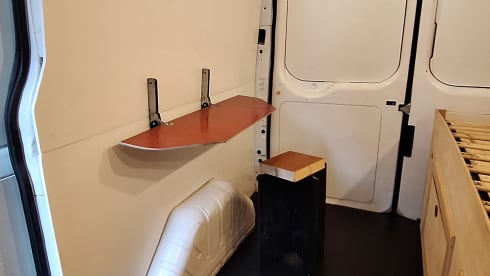 Freddie – 2-seater Ford bus from 2013