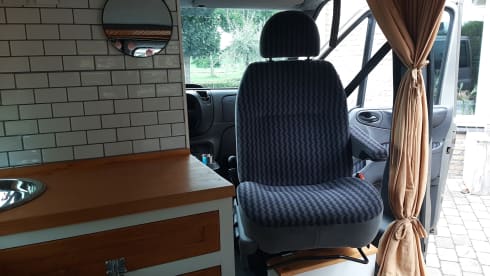 Harrison – 2p Ford campervan from 2003