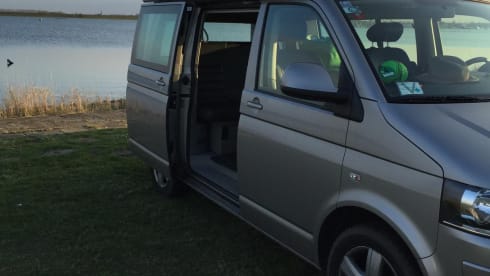 Travis – 4p Volkswagen campervan from 2016