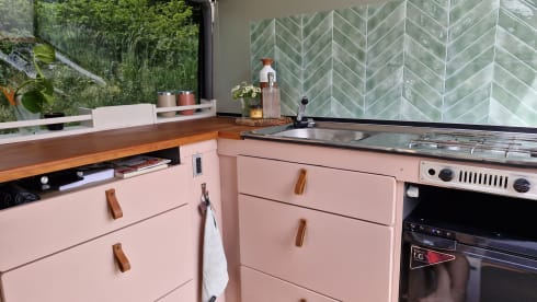 Bella – 3p Renault campervan uit 2010