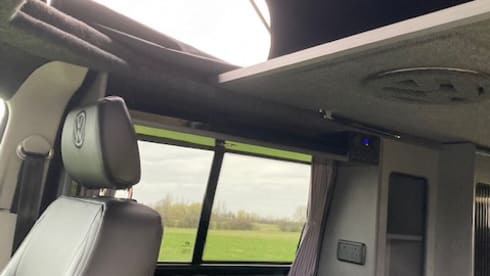 Dave – VW 4-Bett-Wohnmobil mit Markise und D / Away-Zelt ALL INKLUSIVE PREIS