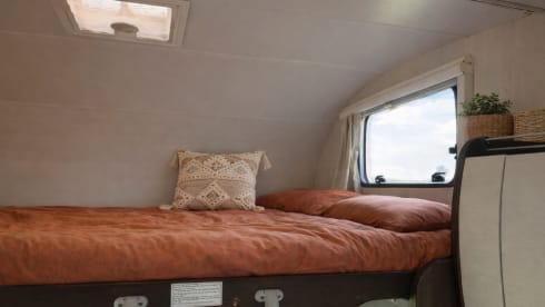 7p Hymer alcove from 2012