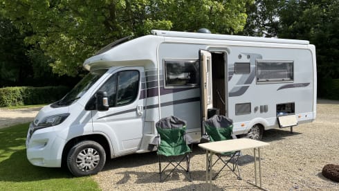 The Breeze – Comfortable, spacious and well equipped motorhome.