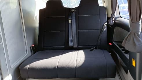 BeeHappy – Camper Toyota a 3 posti letto del 2006