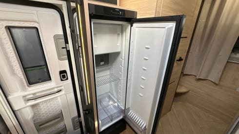 Chausson spacieuse avec boîte automatique, idéale pour les familles