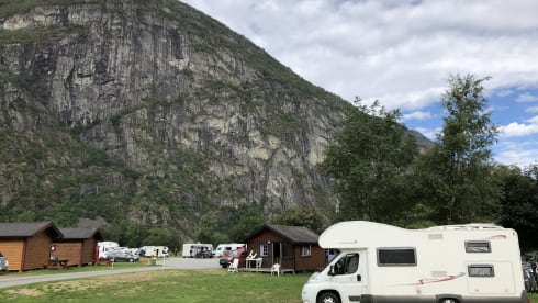Ideale gezinscamper – Spacious and comfortable family camper for 6