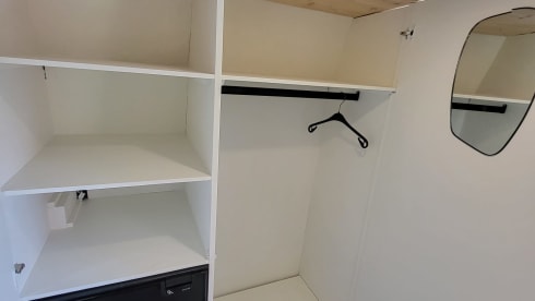 Pura Vida Van – 3-person bus camper built in 2023