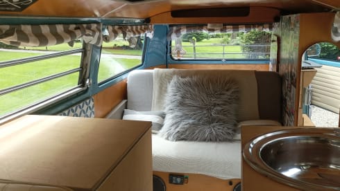 Phoebe 1970 – 4 berth Volkswagen campervan from 1970