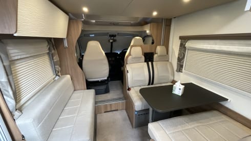 Bailey – Bailey semi-integrato a 6 posti letto, costruito nel 2019.