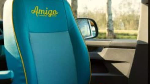  Hippie – 2020 4-person Volkswagen campervan