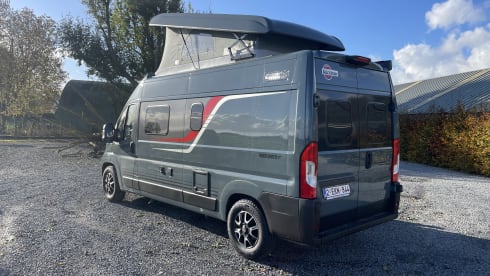 The MAD Van – Pop-up 4p Bürstner campervan uit 2023
