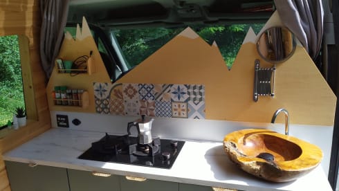 Fred – Cozy Bus Camper Automatic - Takes you everywhere, and back!