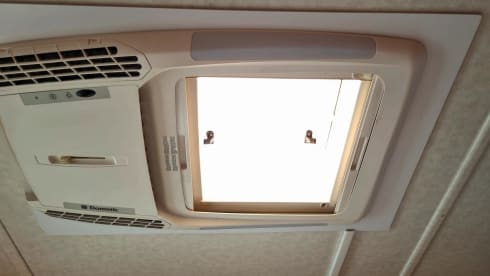 5p Hymer integrated from 1997
