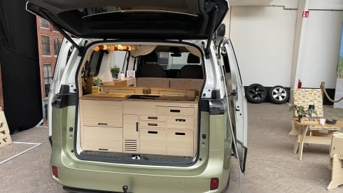 VW ID.Buzz (blue/white) eVentje