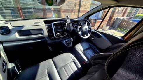 OTTO – Campervan Renault Trafic 2019 2 Berth 