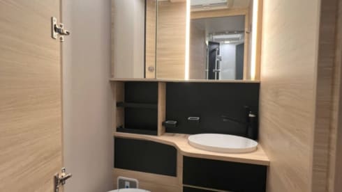 6p Chausson 724 , met aparte airco, uit 2024, volledig uitgerust